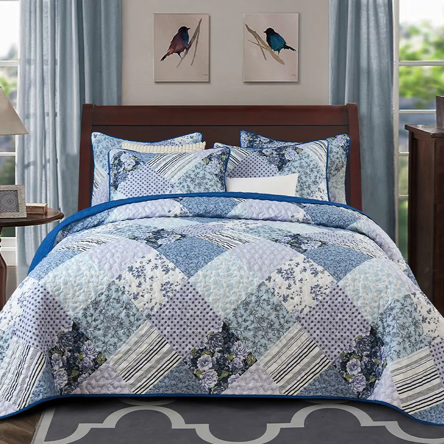 Bohemian stitching quilt, suitable for all seasons. Soft and skin-friendly, light floral stitching design. (Large/King/Double bed size includes 2 pillowcases; Single bed size includes 1 pillowcase.)