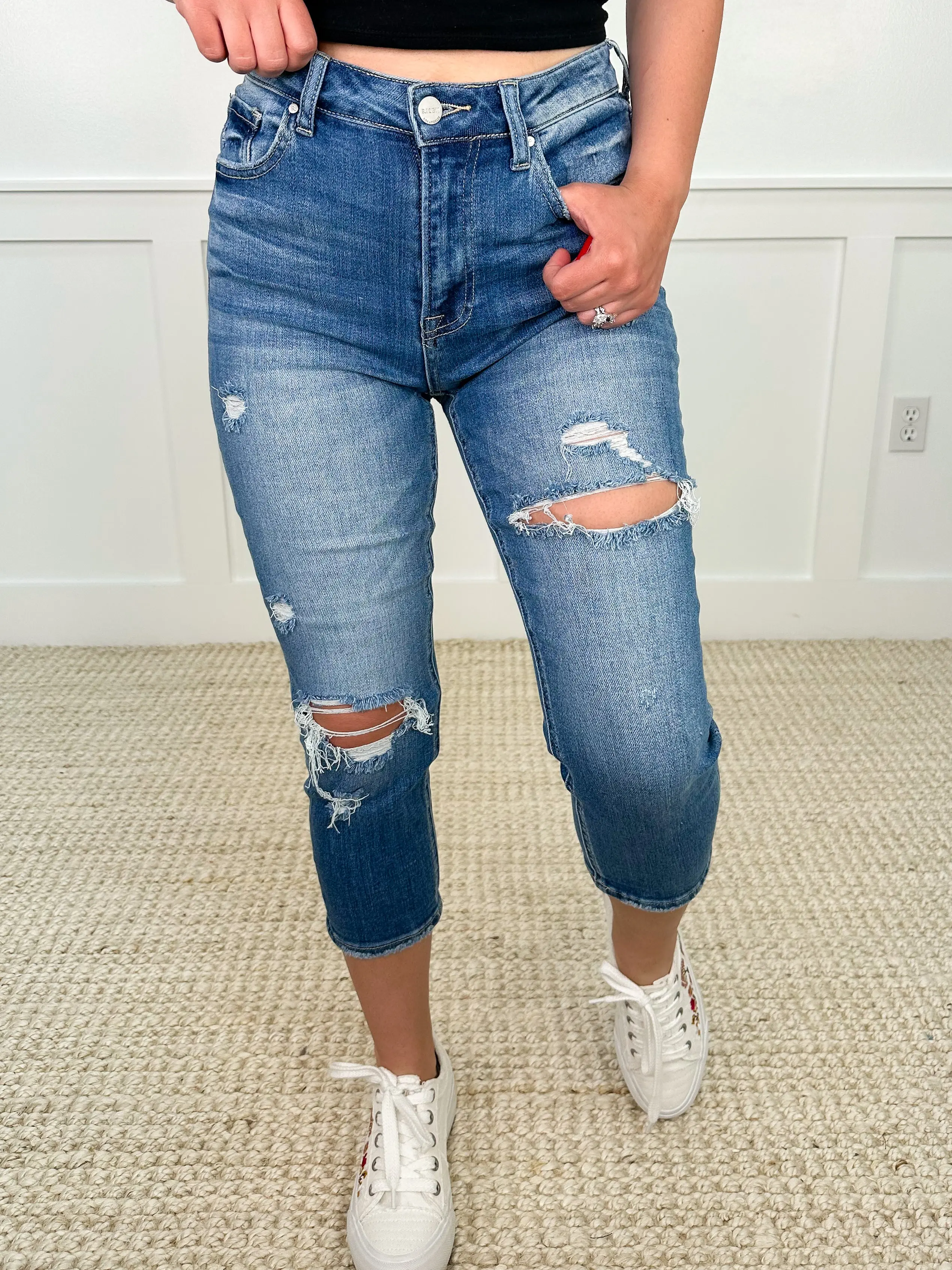 Women's Denim Capris - High-Rise Stretchy Distressed Bottoms with Capri Cut, Medium Wash Cotton Spandex Blend, True Size Fit, Plus Size Basics, Cotton Blend, Jeans, 1Xl, Casual, High Rise Capris