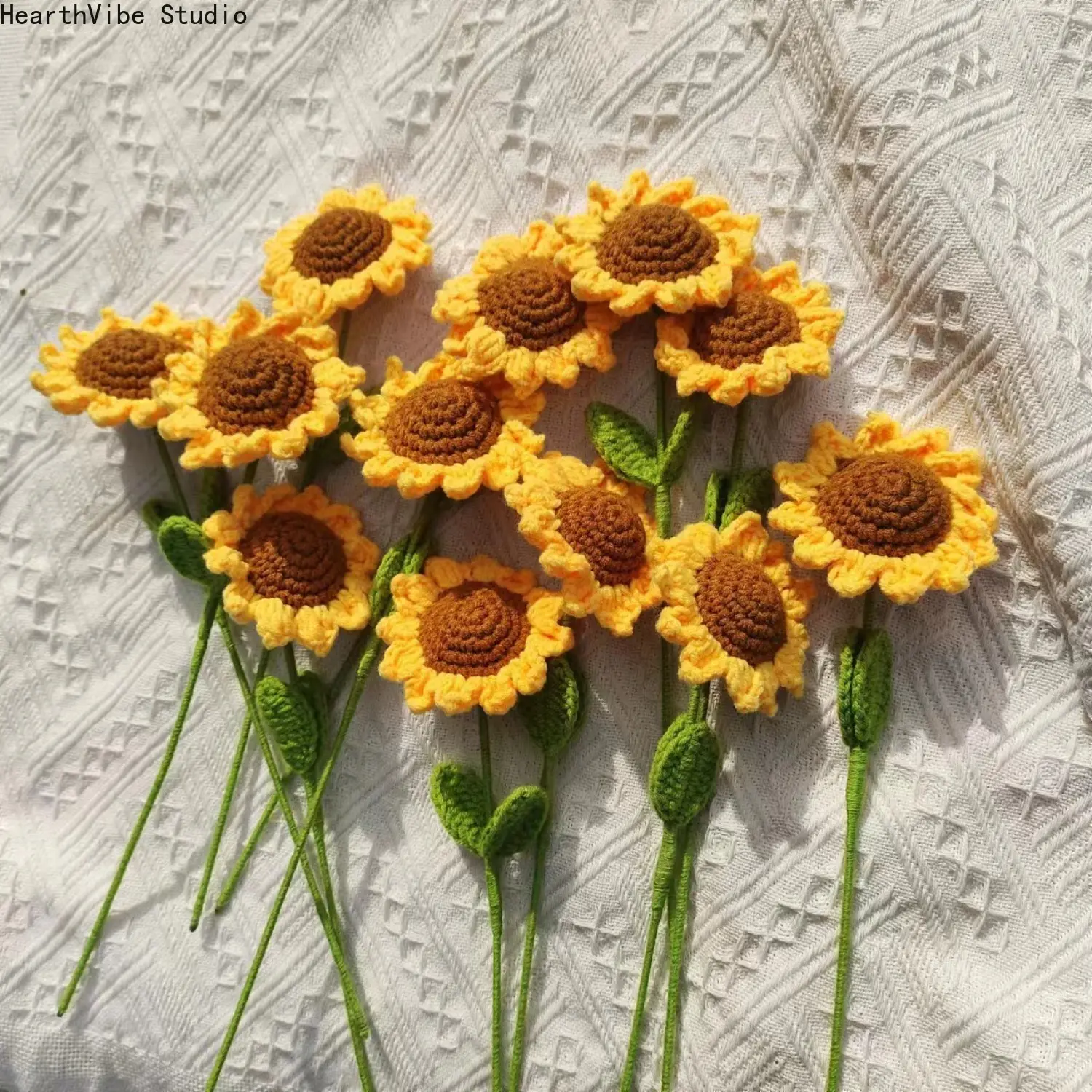 Decorative Artificial Flower Bouquet, 3-Piece Hand-Knitted Wool Sunflowers, Realistic Gift for Teachers and Mother's Day, Artificial Flower Decoration, Gifts, 3Pc, Realistic Look, Set Pack, Crafted