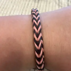 Fish tail bracelet