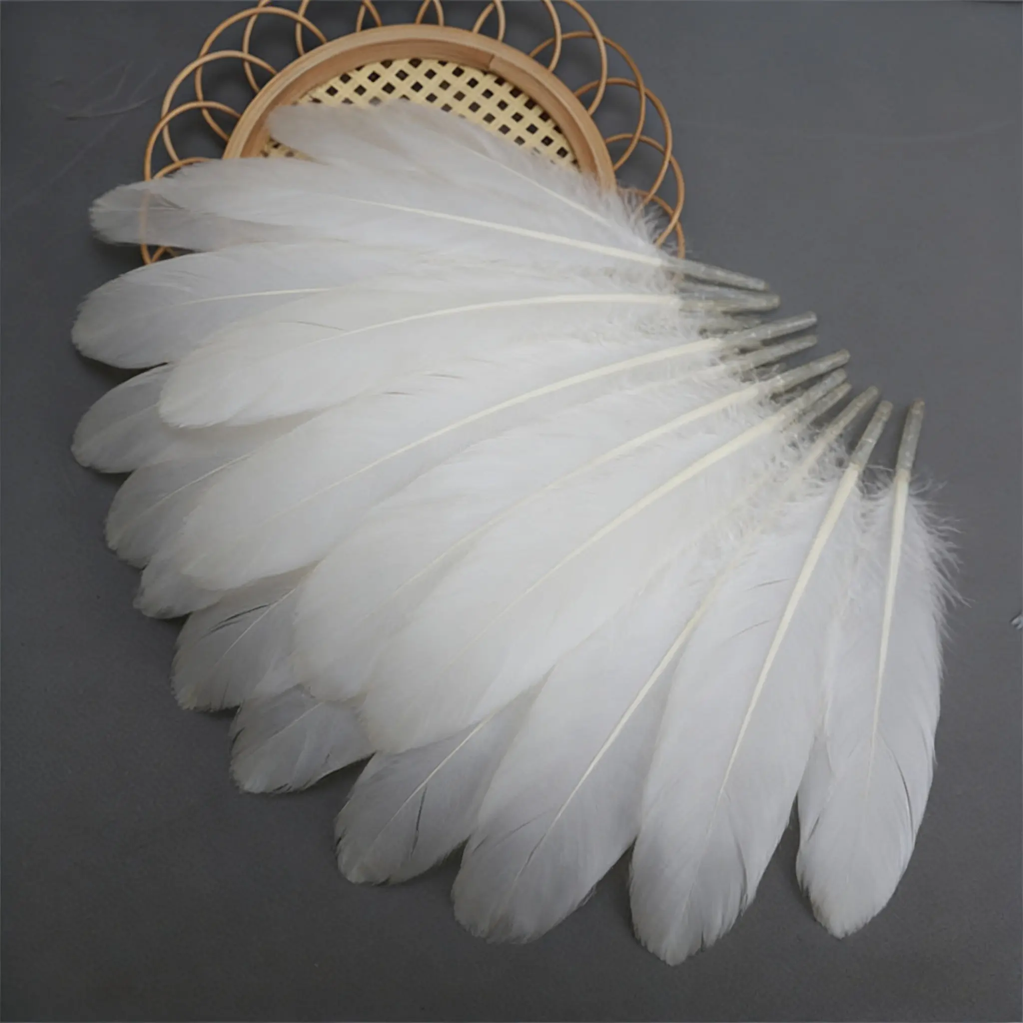 60pcs Colorful Artificial Goose Feathers, Versatile DIY Craft Supplies, Perfect for Nursery Crafts, Wedding Decorations, Party Decoration, Party Accessory, Party Supply, Skirt Edging, Home Decor Ornament, Decorative Props