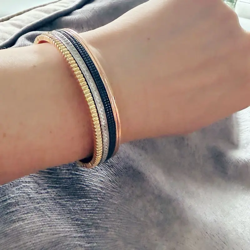 Iconic’s bangle