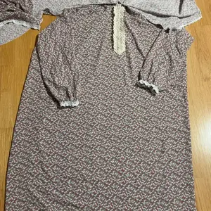 Women's Ditsy Floral Print Contrast Lace Prayer Dress with Integrated Hijab, Elegant Batwing Sleeve Kaftan for Daily Wear, Ladies Islamic Clothing for All Seasons, Modest Clothes, Modest Muslim Outfits, Muslim Women's Gown