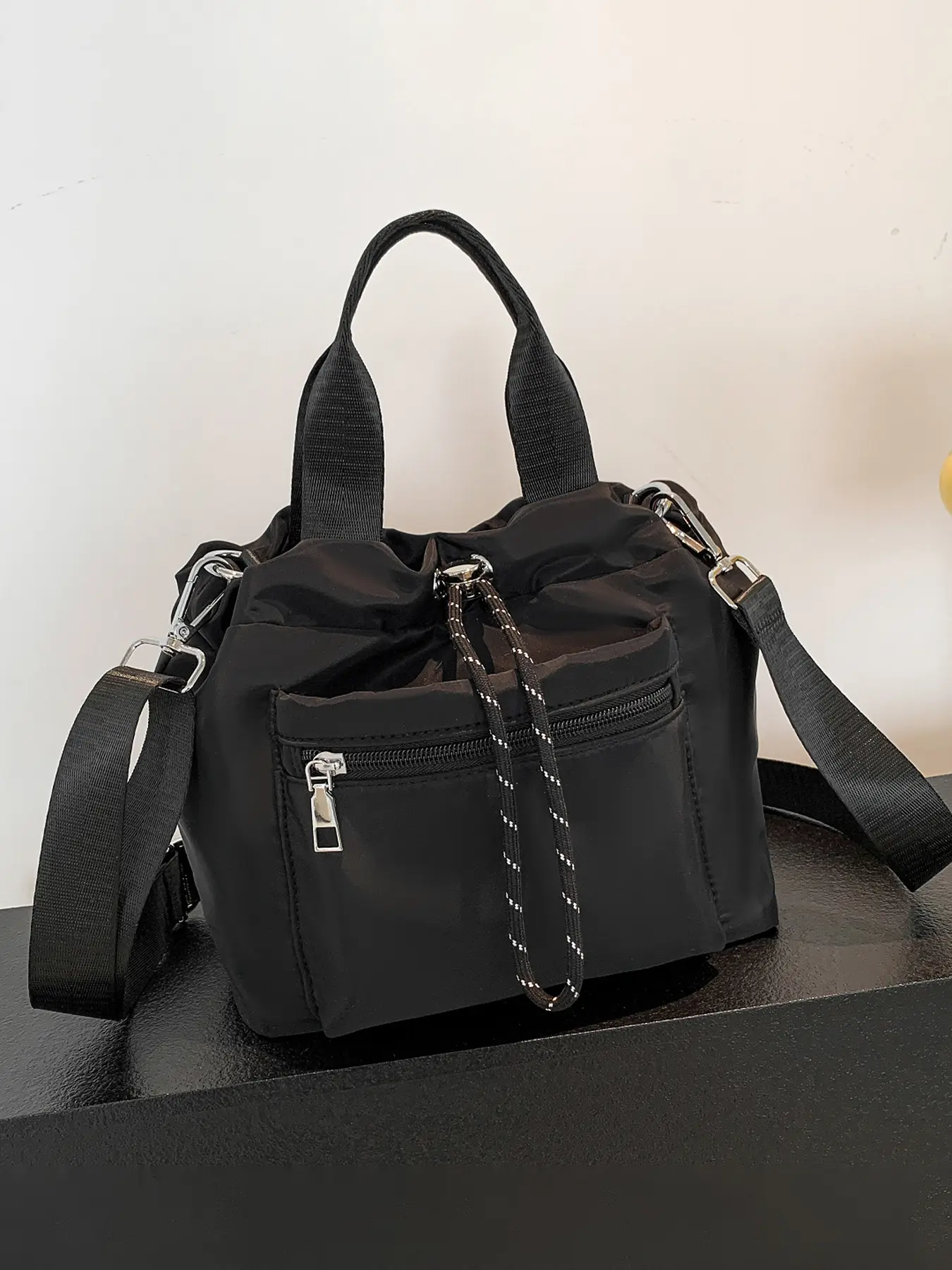 Drawstring handbag, contrasting color zipper shoulder messenger bag, portable street style, Fashionable Bags, versatile for daily travel, multiple colors available, suitable for students, shopping, outdoor leisure, Casual Shoulder Purse, etc.