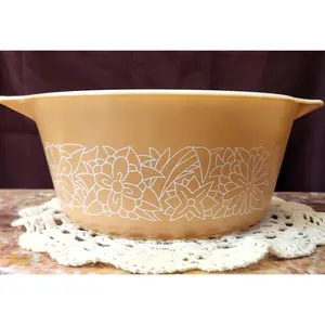 Vintage Tan Pyrex Woodland Casserole dish 474-B