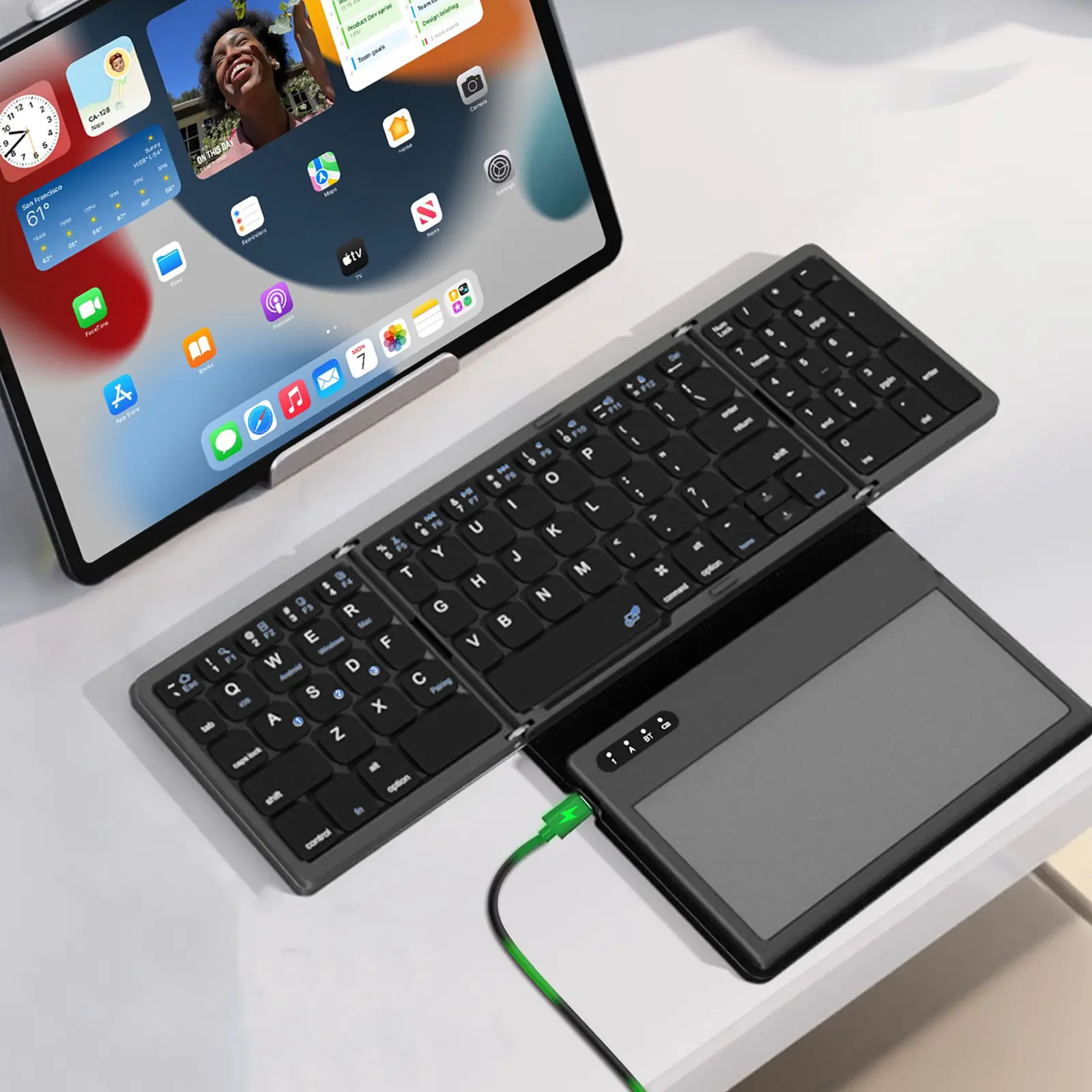 Portable Foldable Wireless Keyboard, Folding Wireless Keyboard, Multifunctional Keyboard, Multipurpose Foldable Keyboard with Large Touchpad, Rechargeable External Computer Keyboard for Windows Android iOS Tablet Phone