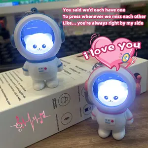 Hot Selling iloveyou Astronaut Keychain Pendant Cute Astronaut Keychain with Sunset Light