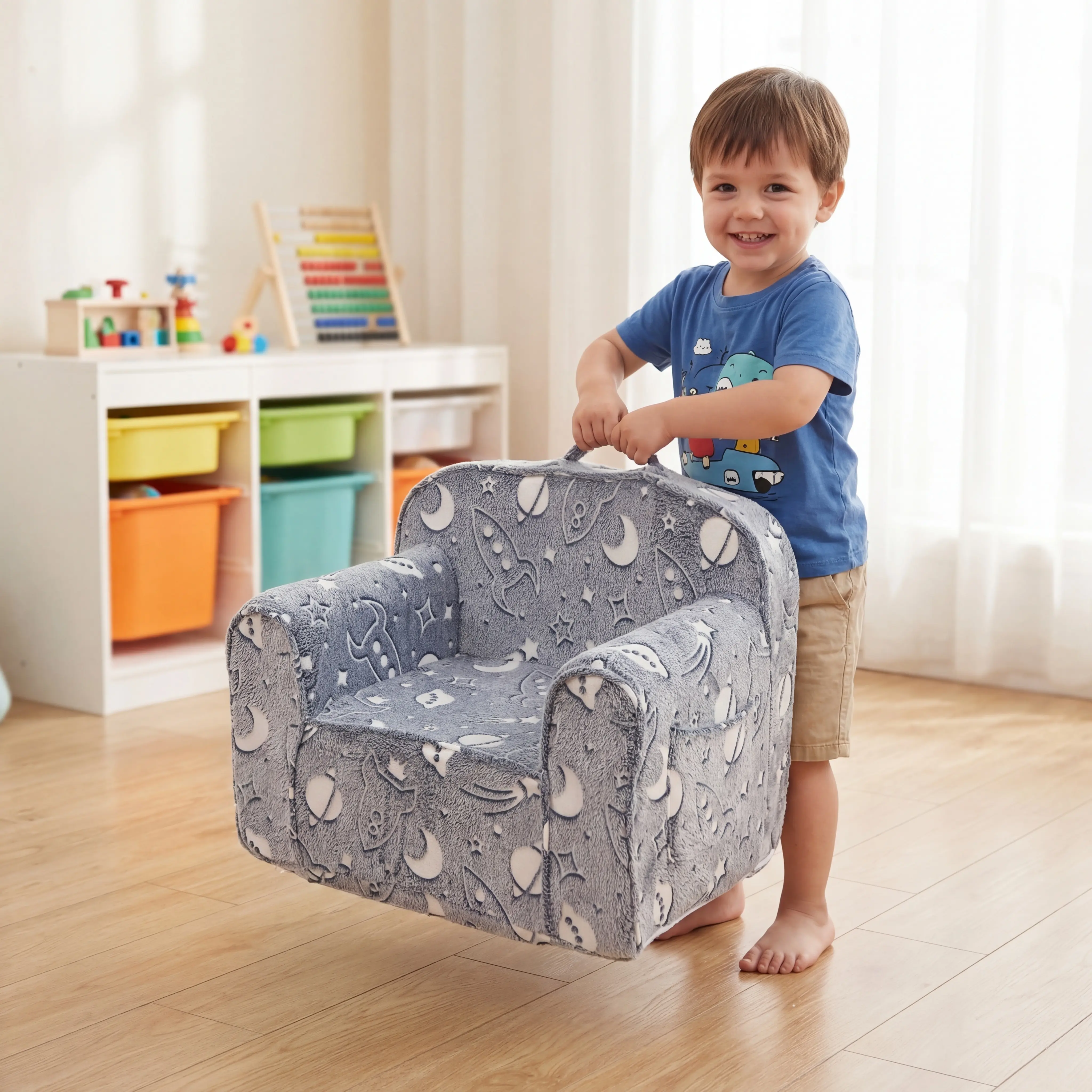 Children’s armchair — gray rocket glow‑in‑the‑dark flannel children’s sofa. Soft and comfortable, equipped with a convenient handle, suitable for children aged 18 months and above. Foam children's sofa is a great gift for Christmas and birthdays