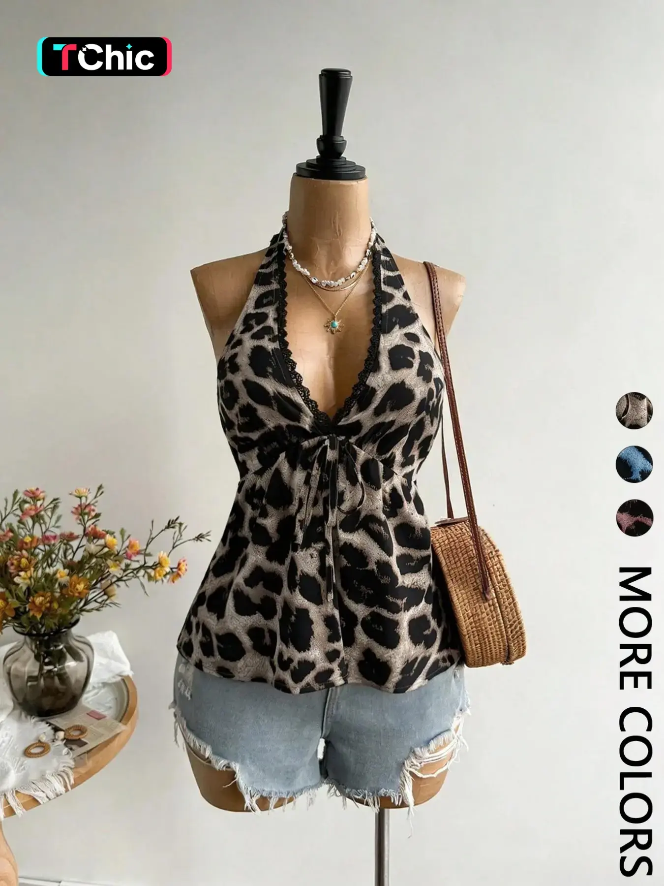 1 Piece Women's Leopard Print Lace Trim Halter Top, V Neck Tie Front Babydoll Cami Top, Casual Aesthetic Flowy Peplum Hem Sleeveless Blouse, Figure-Flattering Top for Vacation and Daily Wear, Streetwear, Casual Sleeveless Tops
