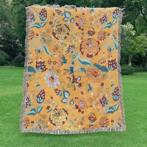 Retro floral pattern Outdoor Blanket-picnic blanket, camping blanket, air conditioning blanket, Cozy throw blanket, tapestry, thick and soft non fading and non pilling, Can be used for home decoration and outdoor activities