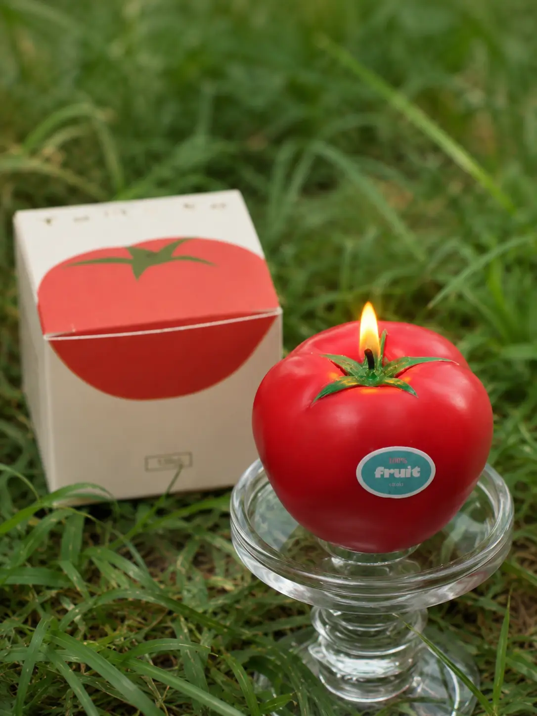 100% handmade tomato fruit scented candle with a fresh tomato aroma; rustic tomato fragrance; home decor gift; ambiance decoration; home ornament candle; realistic fruit design; natural soy wax; beeswax; safe Scented Light Cozy Decoration gift