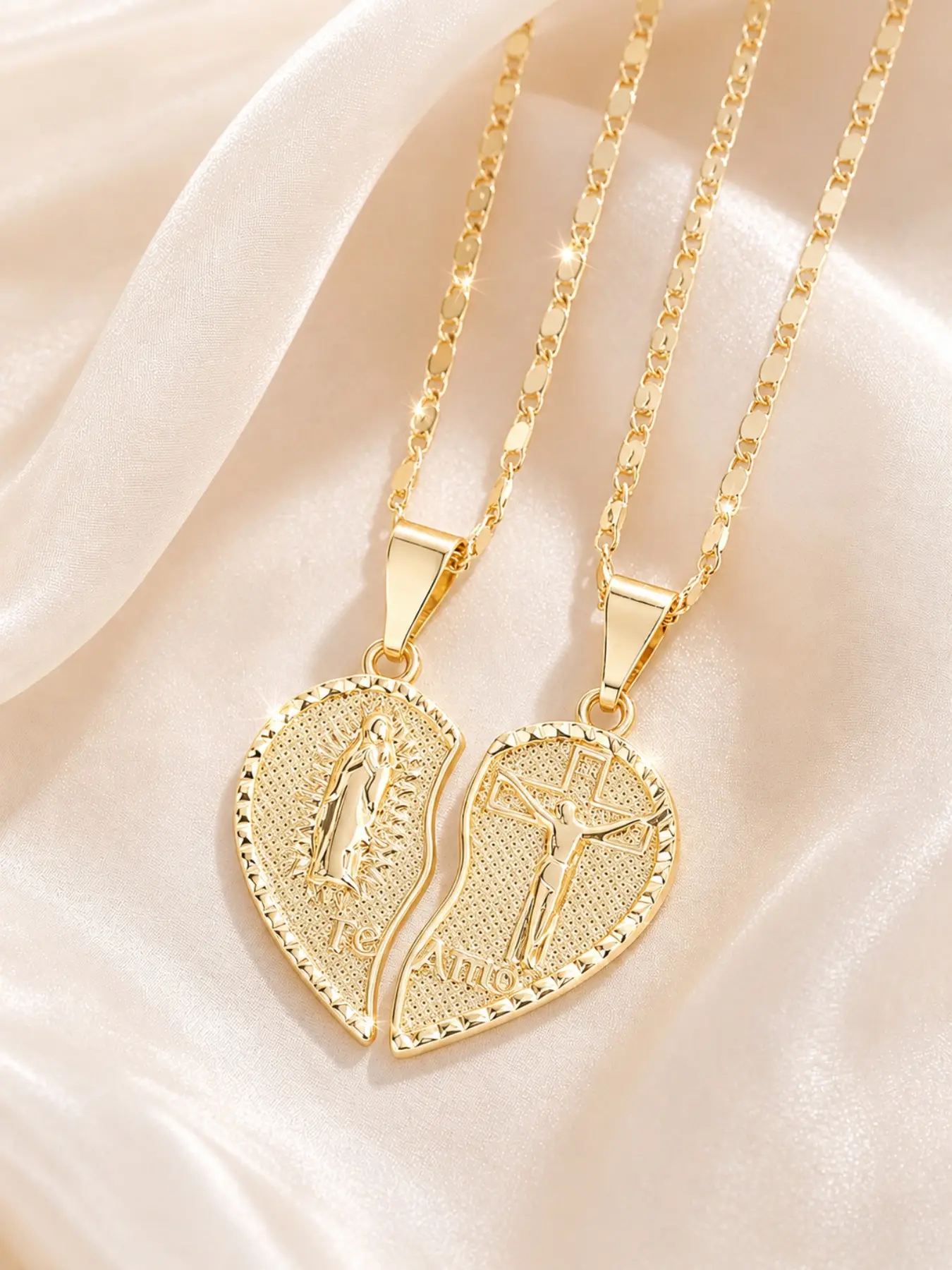 2 Pcs Virgin Mary & Jesus Heart Couple Necklace, Double Chain Prayer Pendant for Women & Men, "Te Amo" Inscribed, Religious Dual Heart Design