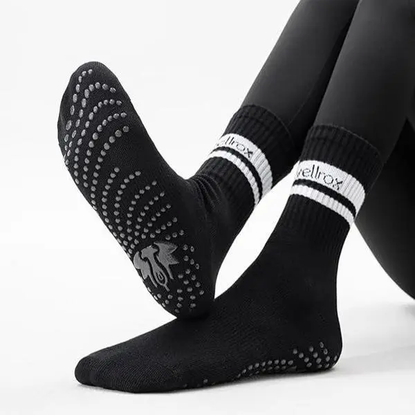 Wellrox Women’s Anti-Slip Cotton Crew Socks - Sports & Athletic Socks for Pilates, Barre & Studio Workouts with Grip Sole, Crewsocks