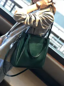 2026 New Retro Trend Tote Bag Women's Large Capacity Shoulder Bag Commuter Versatile Handbag