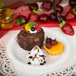 Karat Earth 6'' PFAS Free Compostable Bagasse Round Plates, White - 1,000 pcs