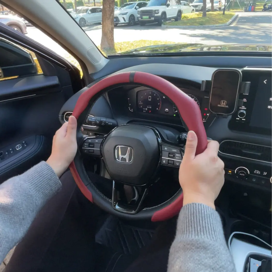 Premium Quality 5D Napa Leather Steering Wheel Cover, Universal Quick-Install Non-Slip Breathable Ultra-Thin All-Season Automotive Accessory with Centering Mark, Modern Design Fit for GMC Car Interior outdoorfun, Car Accessories, Auto Parts Accessories so