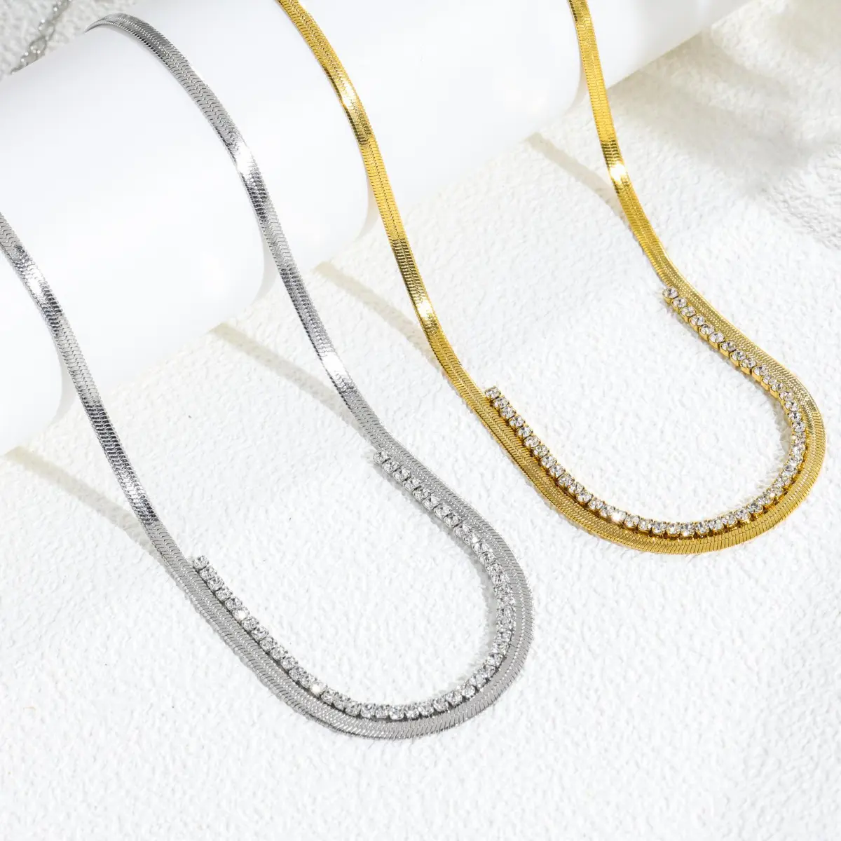 Minimalist Single Row Diamond Snake Chain Necklace Titanium Steel Dainty Layering Choker for Women Trendy Everyday Fashion Jewelry