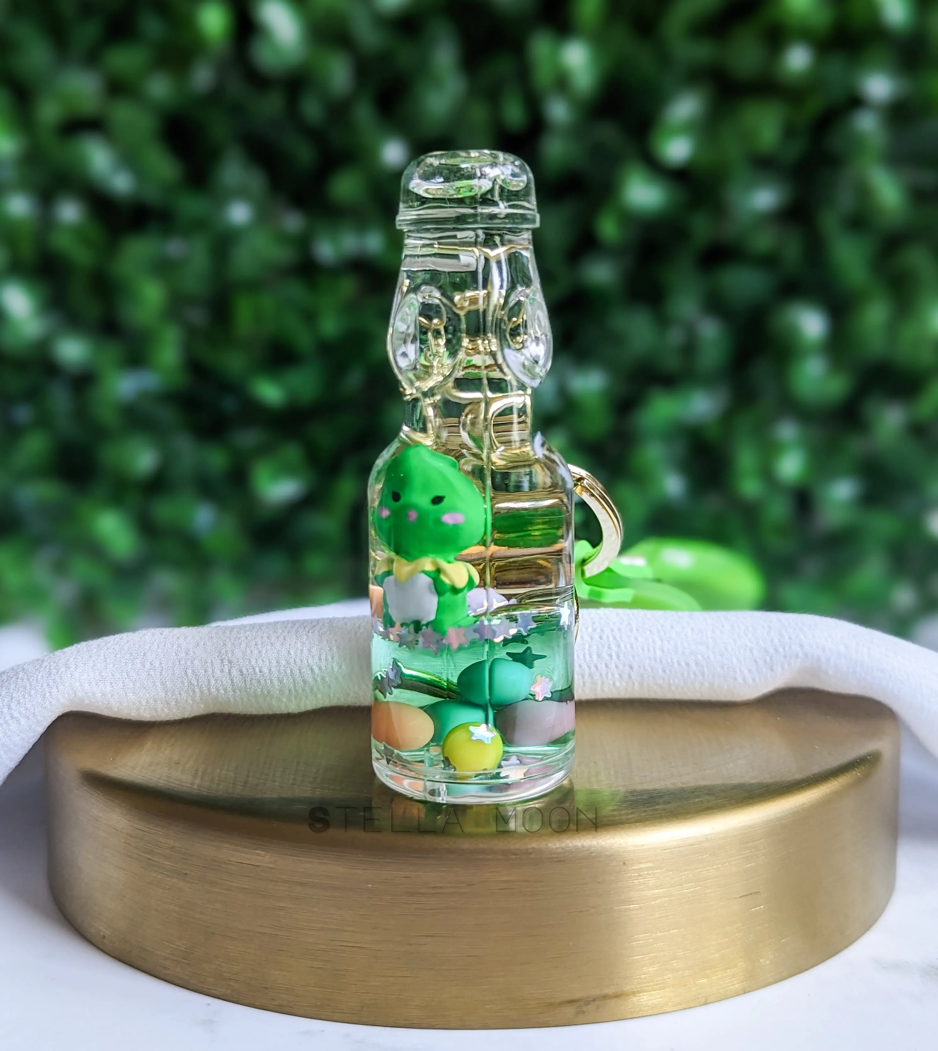Dinosaur Liquid Bottle Keychain, Cute Dino Key Chain Ring Accessory, Kawaii Green Shaker Bag Charm, Figet Anxiety Toy, Stress Relief, Soda cute keychain