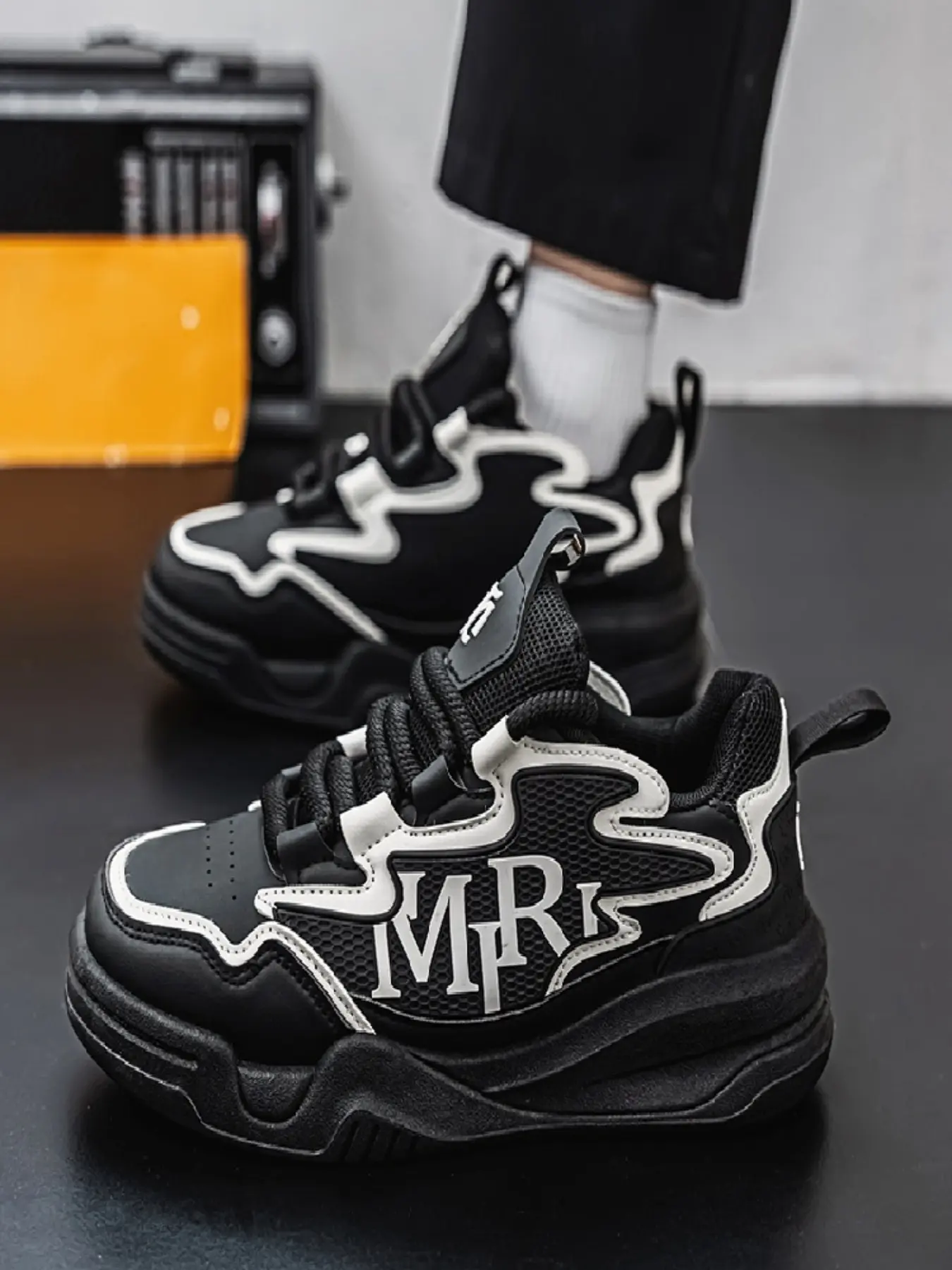 Men's Unique Bread Shoes, Thick Sole Hong Kong Style Trendy Athletic Sneakers, Student Board Shoes, Anti-Slip Casual Fashion Board Shoes, Sports Shoes