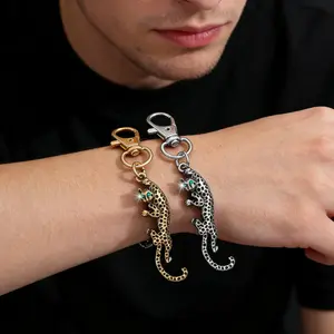 2026 Viral Silver Alloy Leopard Keychain with Rhinestones, Bling Animal Shape Bag Charm Car Hanging Ornament, Luxury Fashion Metal Creative Pendant for Women Men
