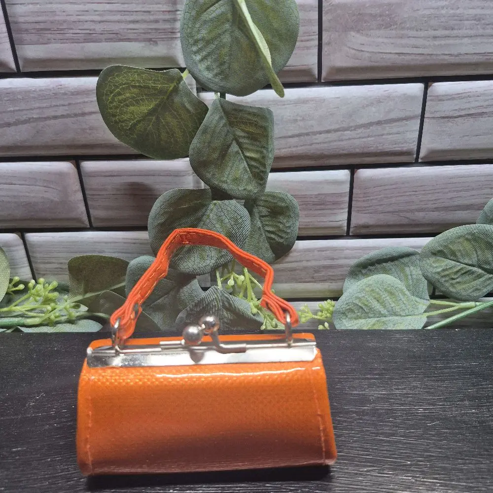 Small Change Purses - Compact Stylish Designs for Daily Use