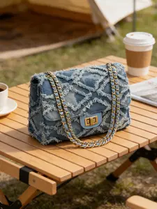 Trendy plaid retro exquisite style flip bag with chain shoulder strap design, artistic style fashionable and elegant texture armpit bag, can accommodate mobile phones, lipstick, suitable for dates and parties, Crossbody Chain Bag