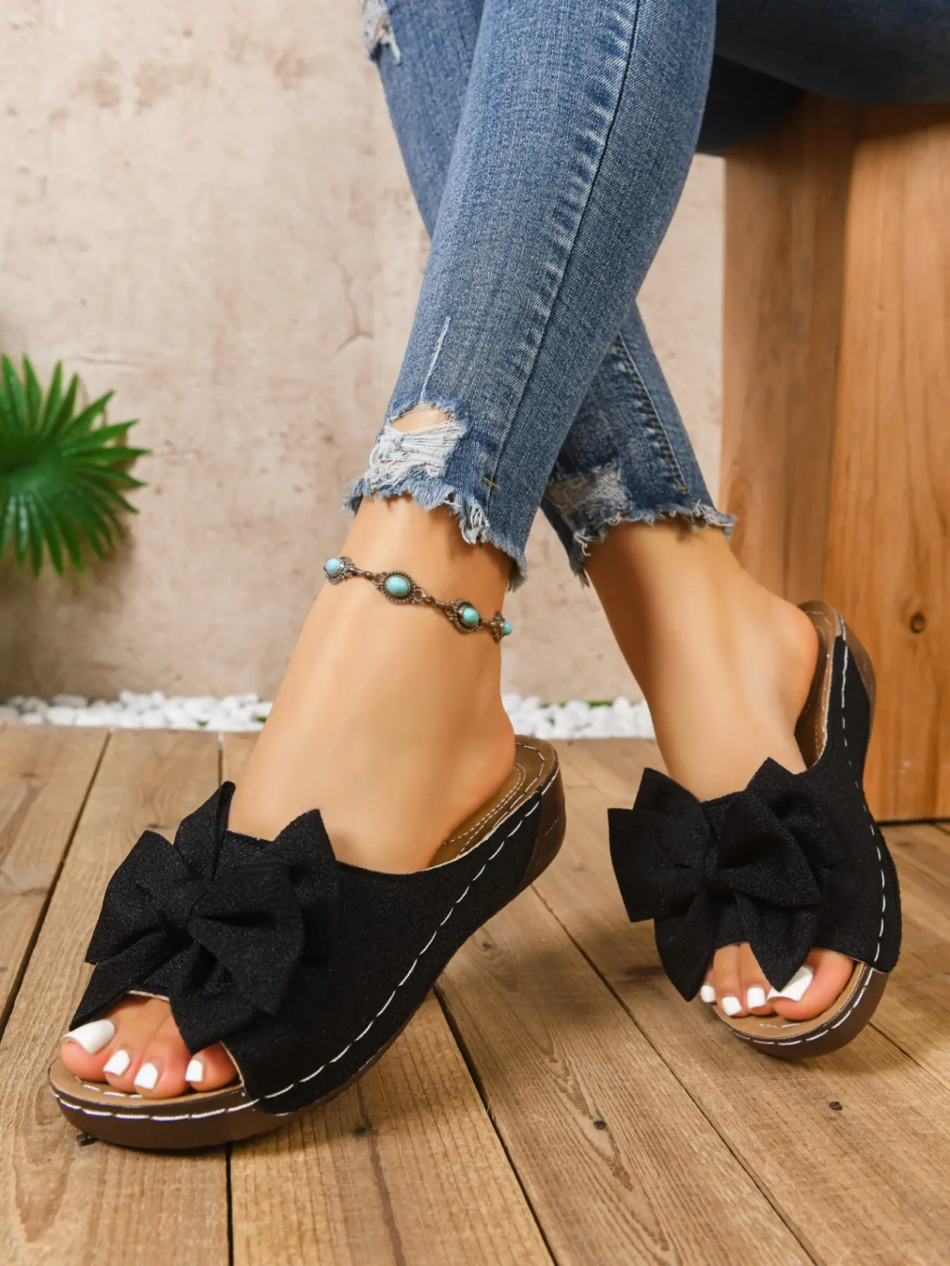 Women's new comfortable and soft casual slippers, wedge heel with bow design, essential sandals, daily casual and commuting wear, walking slippers, essential for summer beach, seaside vacation, Beach slides footwear