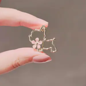 1pc Shiny Cherry Blossom Puppy Brooch for Girls, Flower Brooch Pin, Alloy Brooch for Suit Clothes, Perfect Holiday Gift