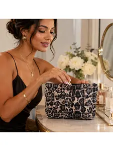 Leopard Print Puffy Clutch Purse for Women, Quilted Cosmetic Bag with Zipper, Cosmetics Bag, Travel Makeup Organizer for Toiletries, Phone, Wallet, Jewelry, Perfume and Beauty Essentials, Small Pouch for Handbag, Work Bag and Beach Bag