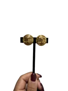 Pre-owned Chanel CC Round Clip On Earrings Perfect for Daily Use