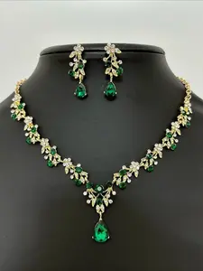 3PC Gorgeous Imitation Emerald Cubic Zirconia Jewelry Set Golden Bridal Necklace Earrings Set Elegant Jewelry Set Matching Jewelry Set Wedding Engagement Jewelry Fashion Jewelry Set