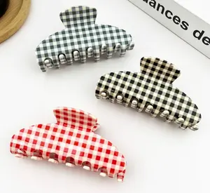 Checkered Round Claw Clip