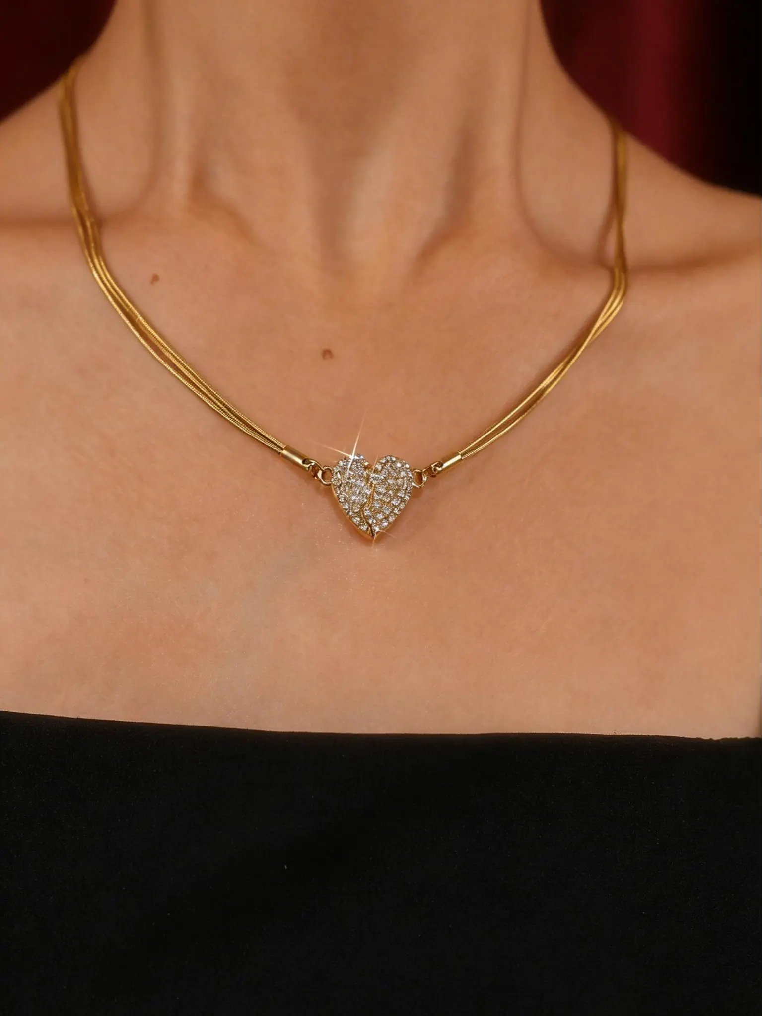 Magnetic Broken Heart Necklace - The Ultimate Romantic Jewelry