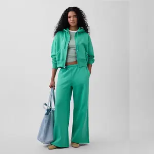 GAP VintageSoft Logo Baggy Sweatpants - Soft Cotton-Blend with Elastic Waist & Front Pockets - Classic Fit for Comfort