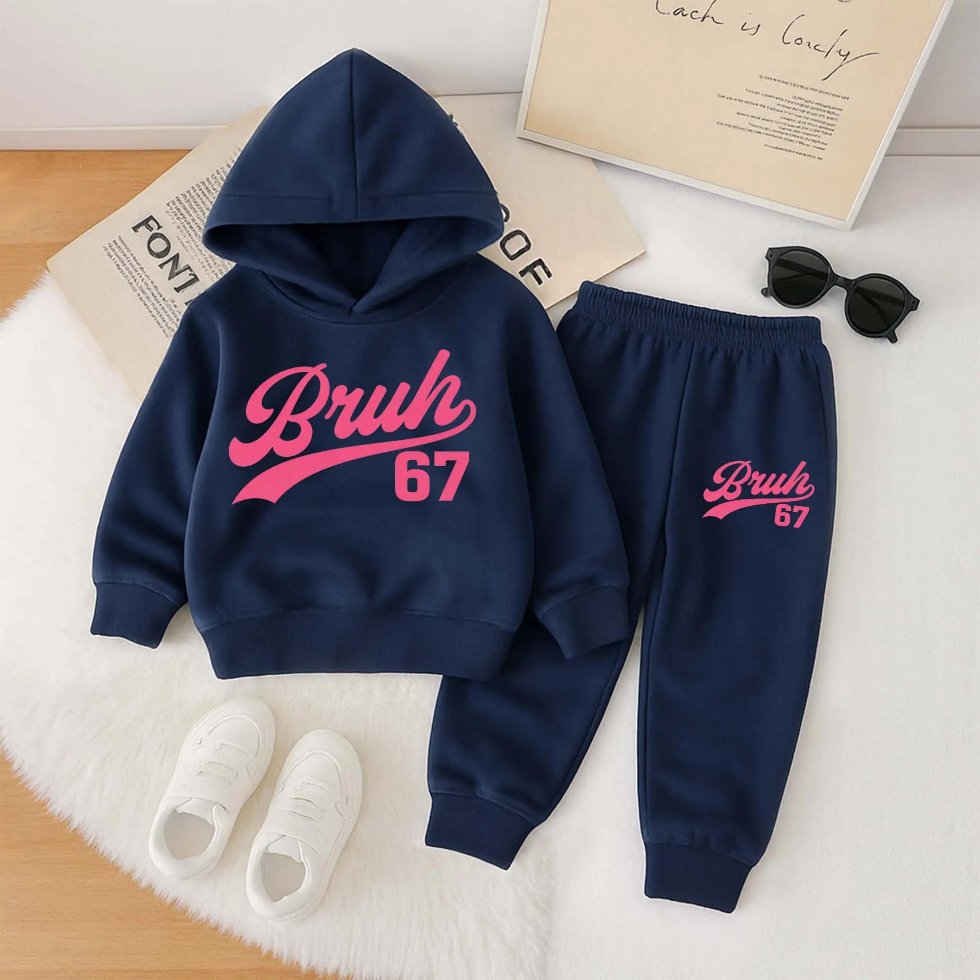 Girls' And Boys' Bruch 67 Print Hooded Tracksuit Set, Featuring A Fleece-Lined Hoodie And Sweatpants, Perfect For Sports, Casual Wear, And Jogging In Autumn And Winter, Suitable For Both Indoor And Outdoor Activities.