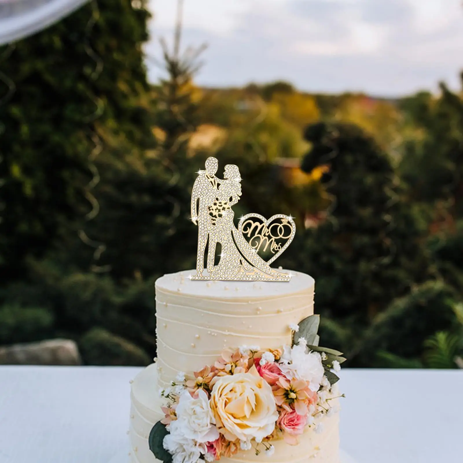 Rhinestone Decorated Bride and Groom Wedding Cake Topper, Mr & Mrs Design Cake Decoration, Cake Decorations for Wedding Party, Party Supplies, Ornaments, Cake Decorating Supplies