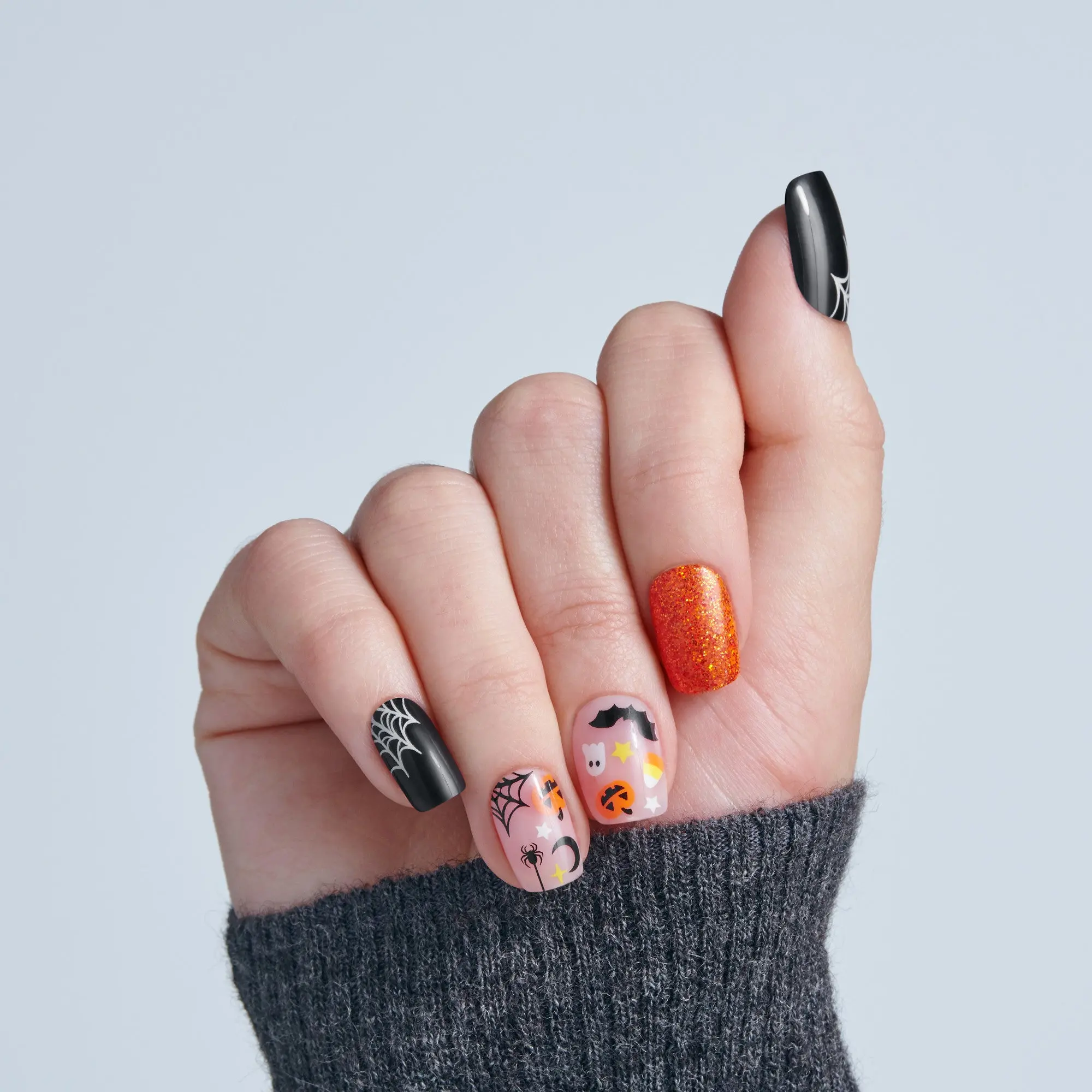 Kiss Haunt Halloween Press On Fake Glue Nails - Fangs for the Memories | Design, Orange & Black, Short, Squoval, Glow In The Dark