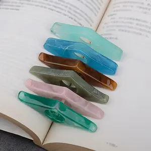 1pc resin bookmark bookshelf Reading aid Creative thumb book support thumb book support acrylic press bookmark press book reading aid Small, easy to carry does not take up space Book Accessories