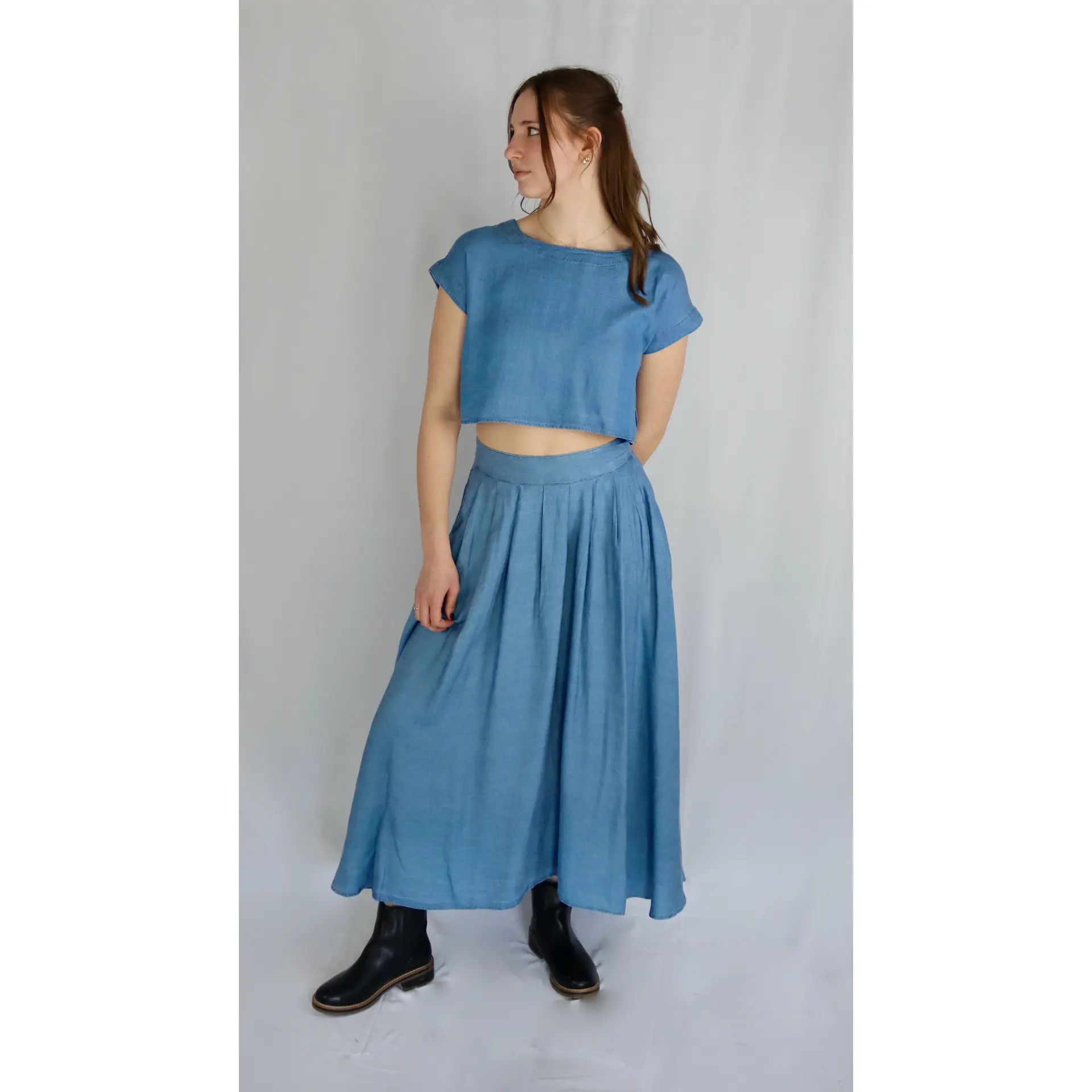 CHAMBRAY PLEATED MIDI SKIRT