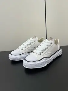 Maison Mihara Women and Men Shoes Classic Anti-slip Wear-Resistant Lightweight Low-top Board Shoes for Male and Female Campus Lovers Black and White Sneakers