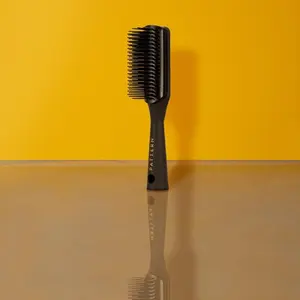 PATTERN Beauty Mini Shower Brush | No-Breakage Wet Detangling & Definition for Curly Hair