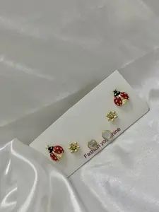SET DE ARETES PEQUEÑOS with Ladybug and Flower Designs for Everyday Wear