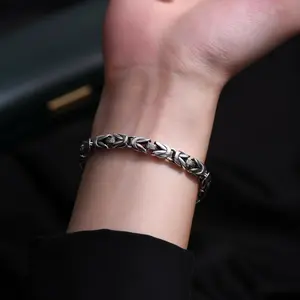 S925 Sterling Silver Retro Knot Link Bracelet for Men, Vintage Geometric Engraved Silver Chain, Masculine Jewelry for Daily Wear & Gifting
