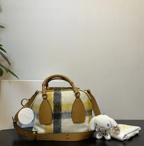 Pre-owned Chloe Leather Shoulder Bags Chloé 7.8'' R2369 Shoulder Bag C8855196018 1109 T1 Chloe