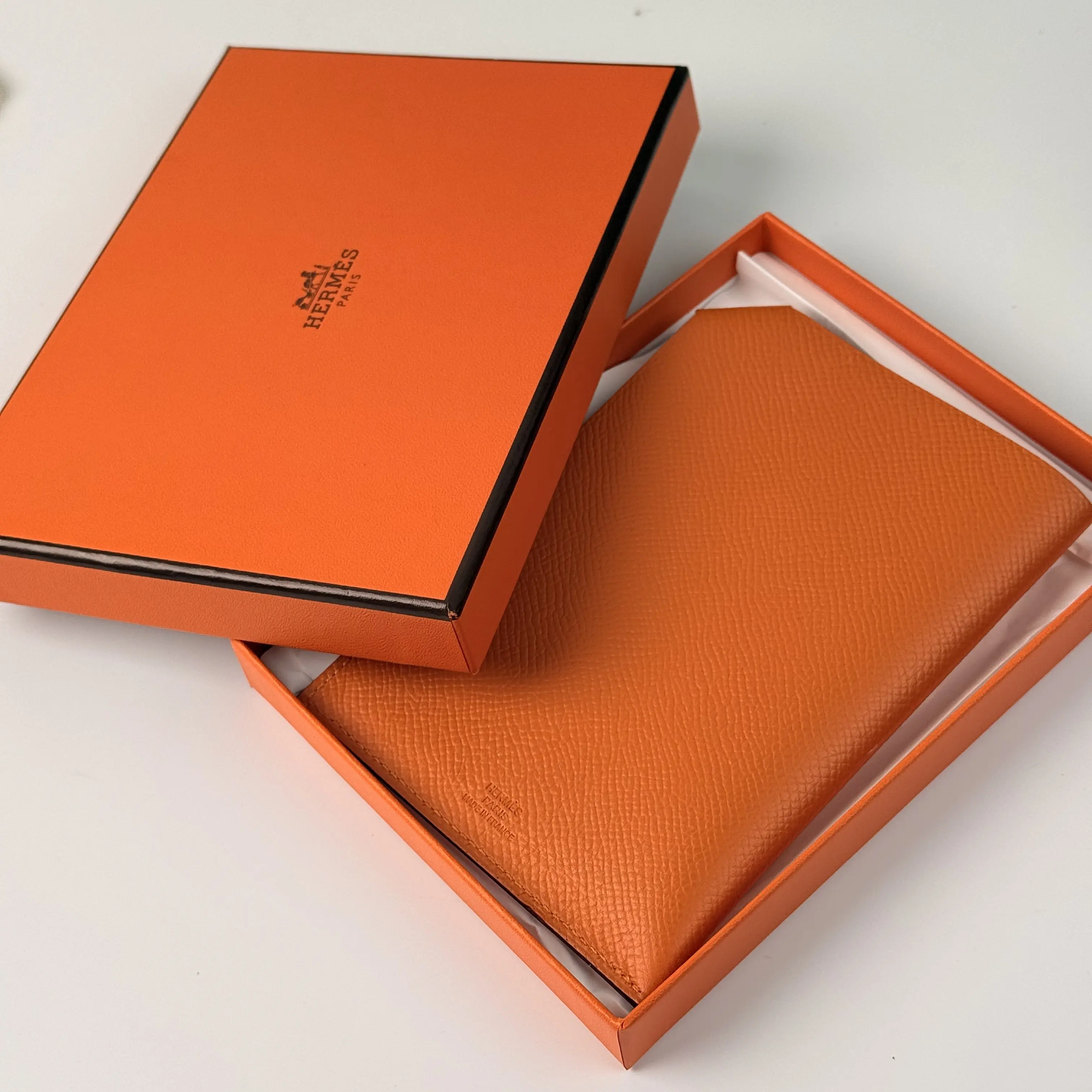 Pre-owned HERMÈS Pre‑owned Epsom Leather Passport Holder / Notebook Cover