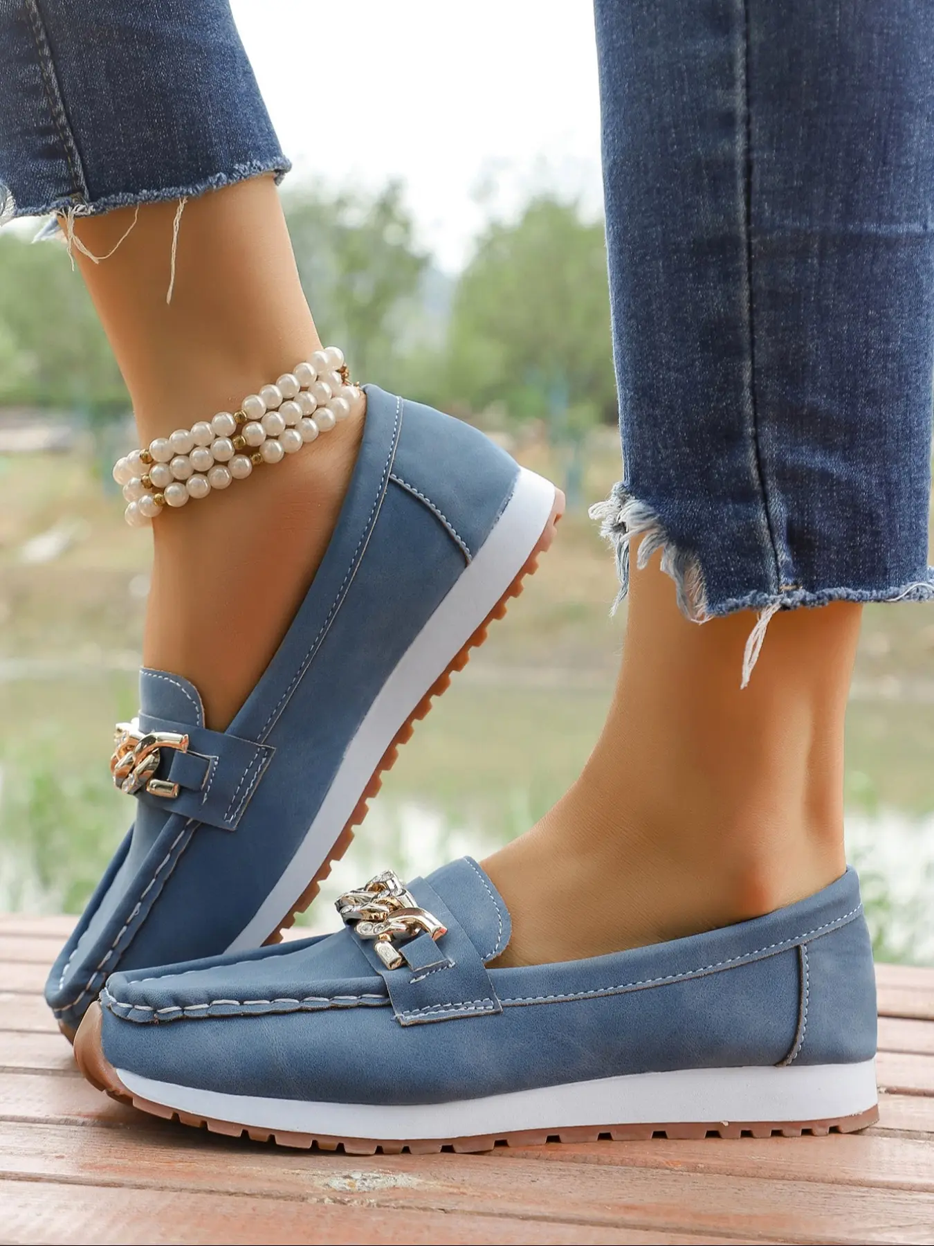 Women's Casual Slip-On Loafers, Smooth Leather Comfortable Wedge Heels, Chain Edge Decor, Perfect for Daily Wear, Walking Shoes, Slip On Flats, Casual Footwear, Rubber, Slip on moccasins, Pu Leather Loafers