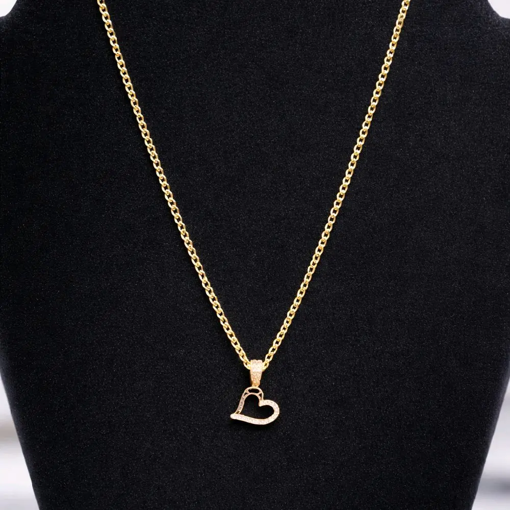 Gold Heart Pendant Necklace - Elegant Chain Design for Women's Fashion Jewelry