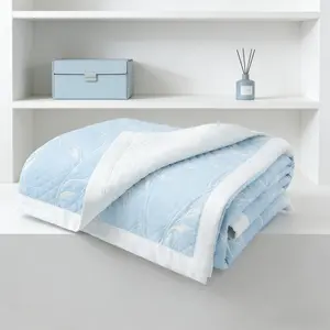 Cooling Comforter for Hot Sleepers & Night Sweats Reversible Leaves Blanket Queen Size Breathable Summer Quilt Lightweight Soft Silky Satin Q-Max>0.4 Pet Outdoor Cooling Blanket