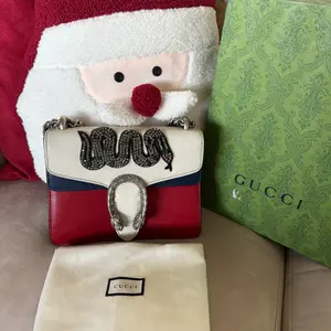 Pre-owned GUCCI Leather Shoulder Bags Calfskin Crystal Snake Embroidered Dionysus Shoulder Bag. Rare Collectible