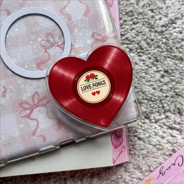 Red Vinyl Record Heart MagSafe Phone Grip, Retro Love Songs Aesthetic Griptok, Heart Shaped Record Phone Stand, Vintage Music Lover Accessory, Romantic Vinyl Heart Gift